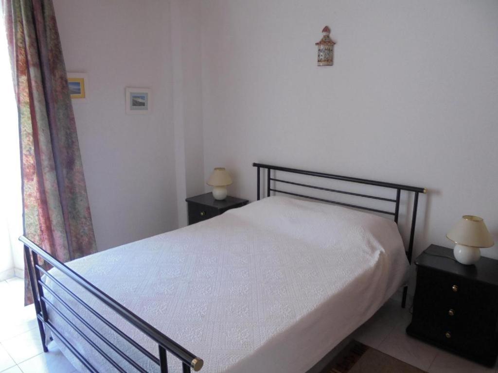 Appartamento Ema'S Beach And Nightlife House Lagos Esterno foto