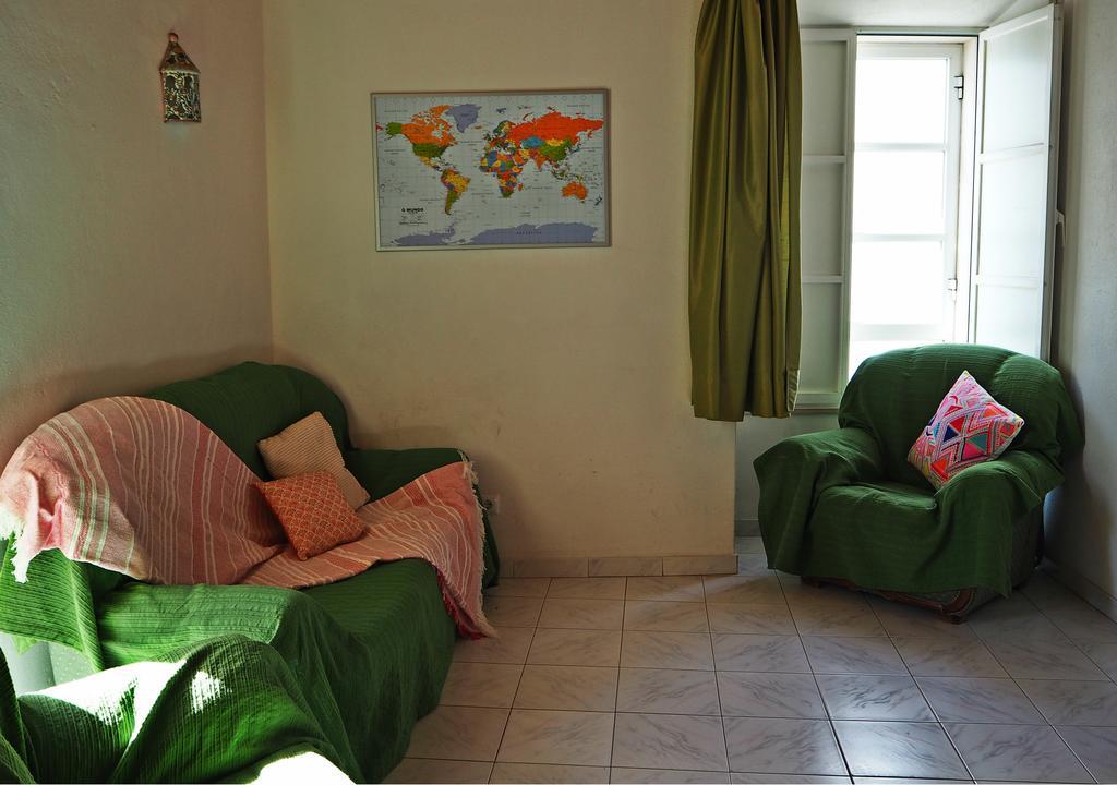 Appartamento Ema'S Beach And Nightlife House Lagos Esterno foto